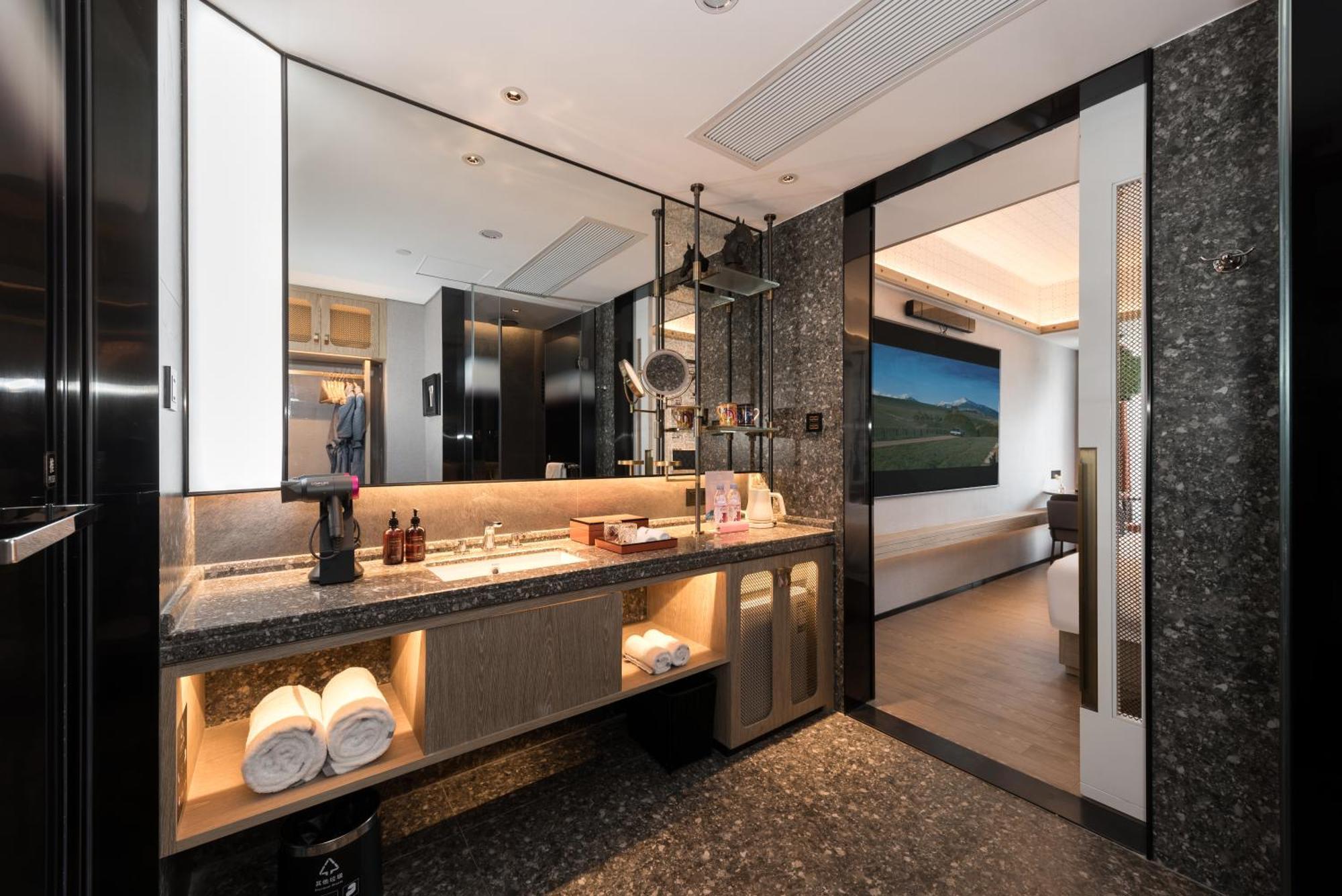 Paco Hotel Canton Tower Pazhou-Free Shuttle Bus For Canton Fair Exteriör bild